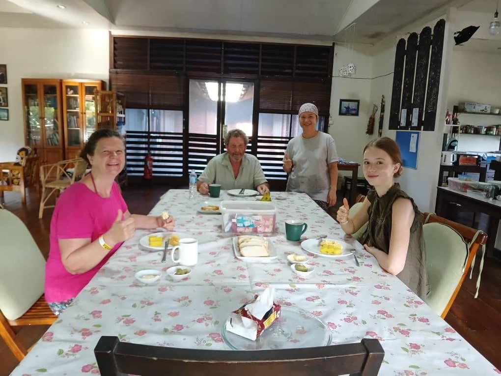 Mulu Tribal Homestay Zewnętrze zdjęcie