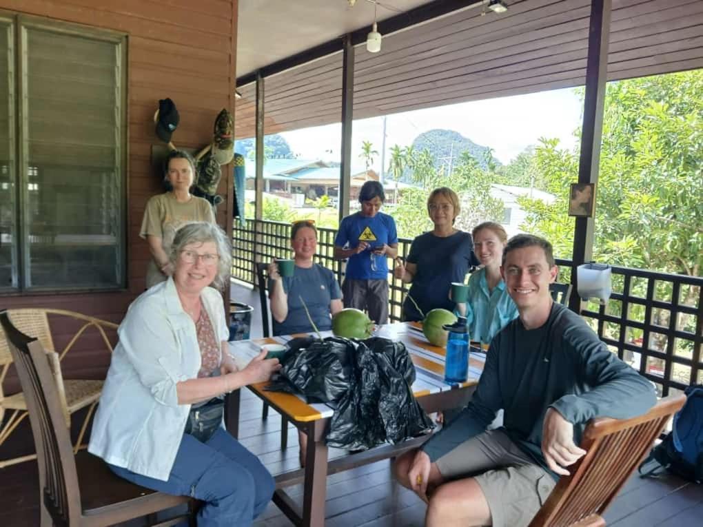 Mulu Tribal Homestay Zewnętrze zdjęcie